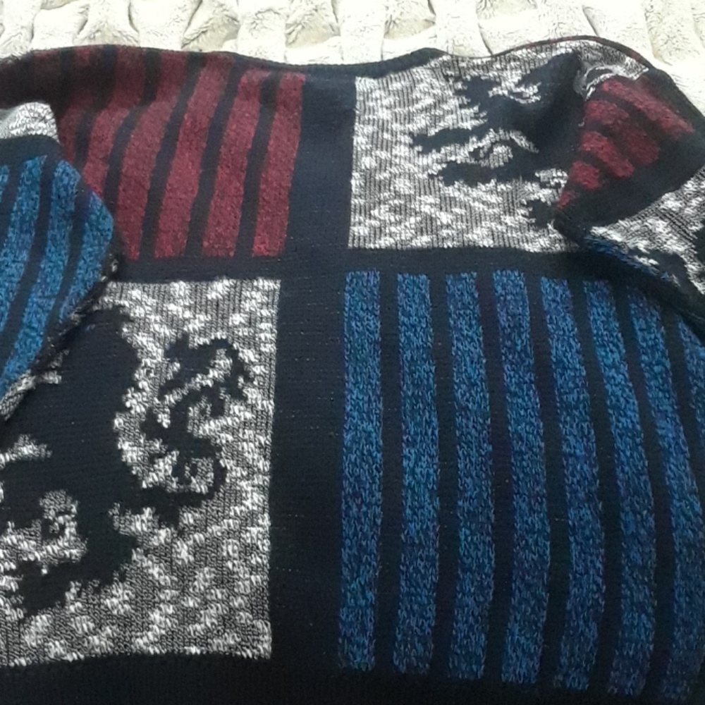T.Q. Sweater - Picture 5 of 5